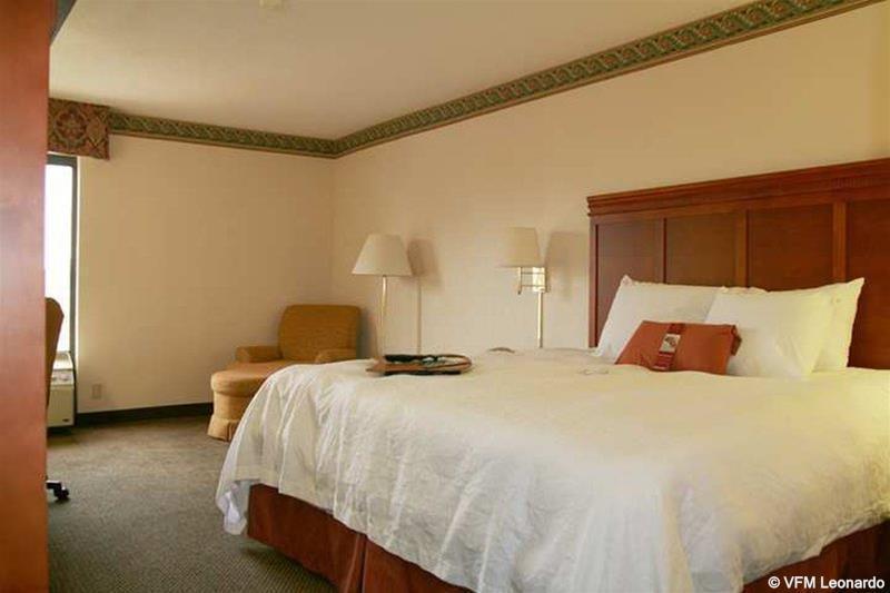 Hampton Inn Corinth Oda fotoğraf